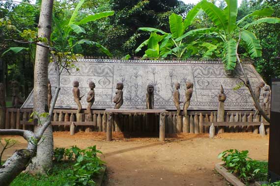 hanoi ethnography museum funeral house of Gia Rai